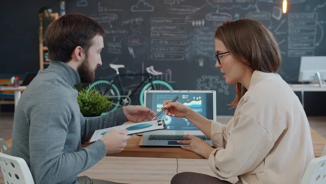 Kariyer planlama stratejileri ile başarıya ulaşan bir ekip.